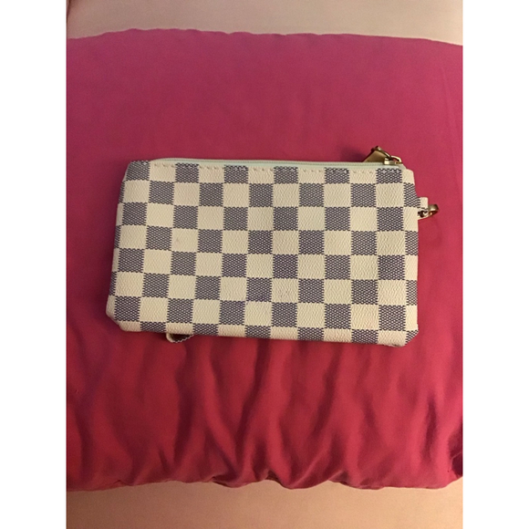 Women's Unbranded White Light Blue Checkered Clutch Wristlet - Picture 7 of 12